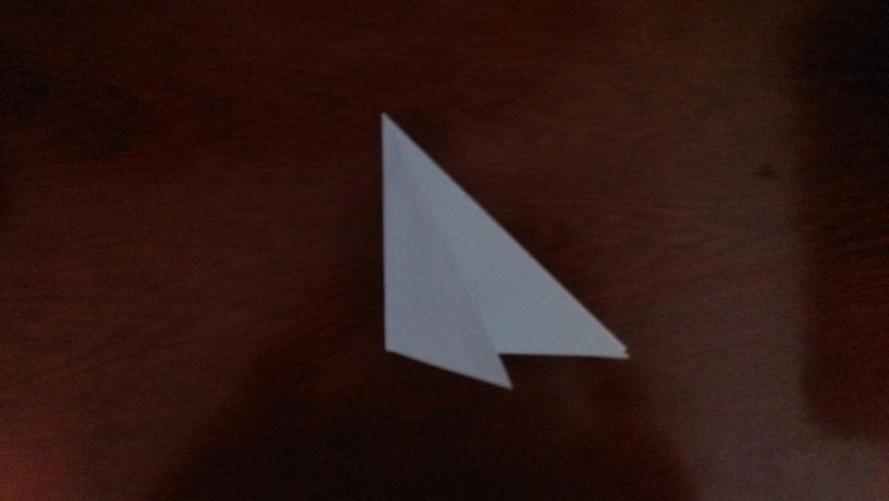 步骤三：对折三角形