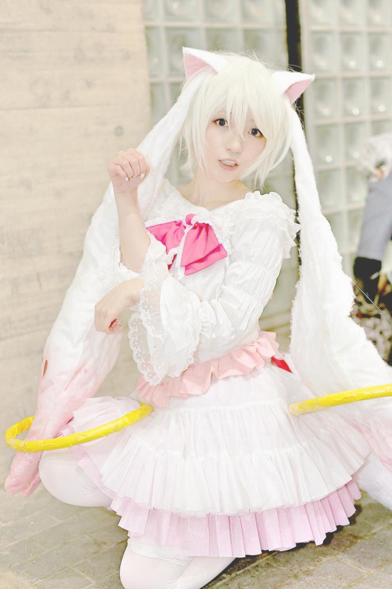 もころす扮拟人化丘比龇牙扮小猫卖萌 坐姿 立幅