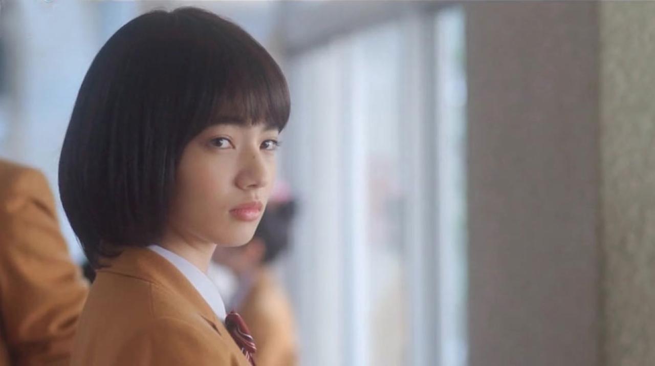 小松菜奈扮枢木润希初见山下智久扮樱井遥的情景剧照