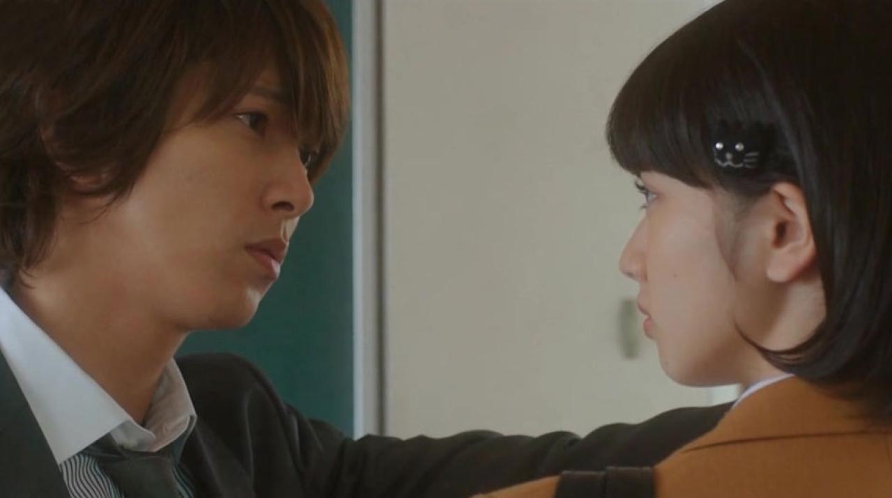 山下智久扮樱井遥壁咚小松菜奈扮枢木润希的剧照