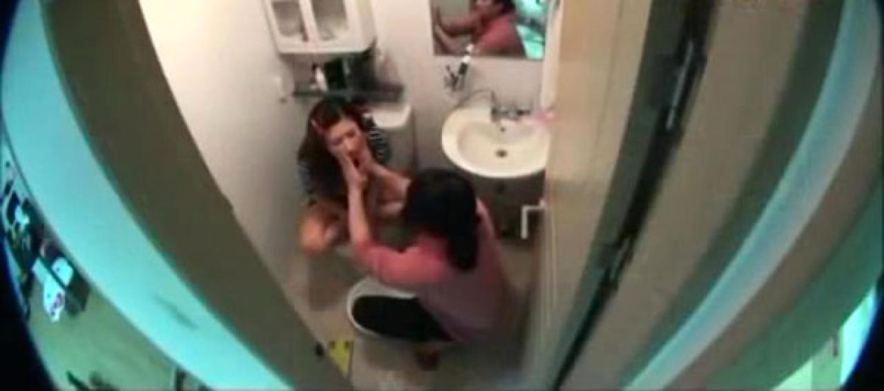 男友给朴糠丽洗脸