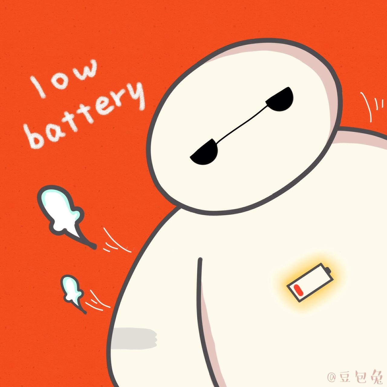 红色背景的超能陆战队充气机器人大白头像：电量低