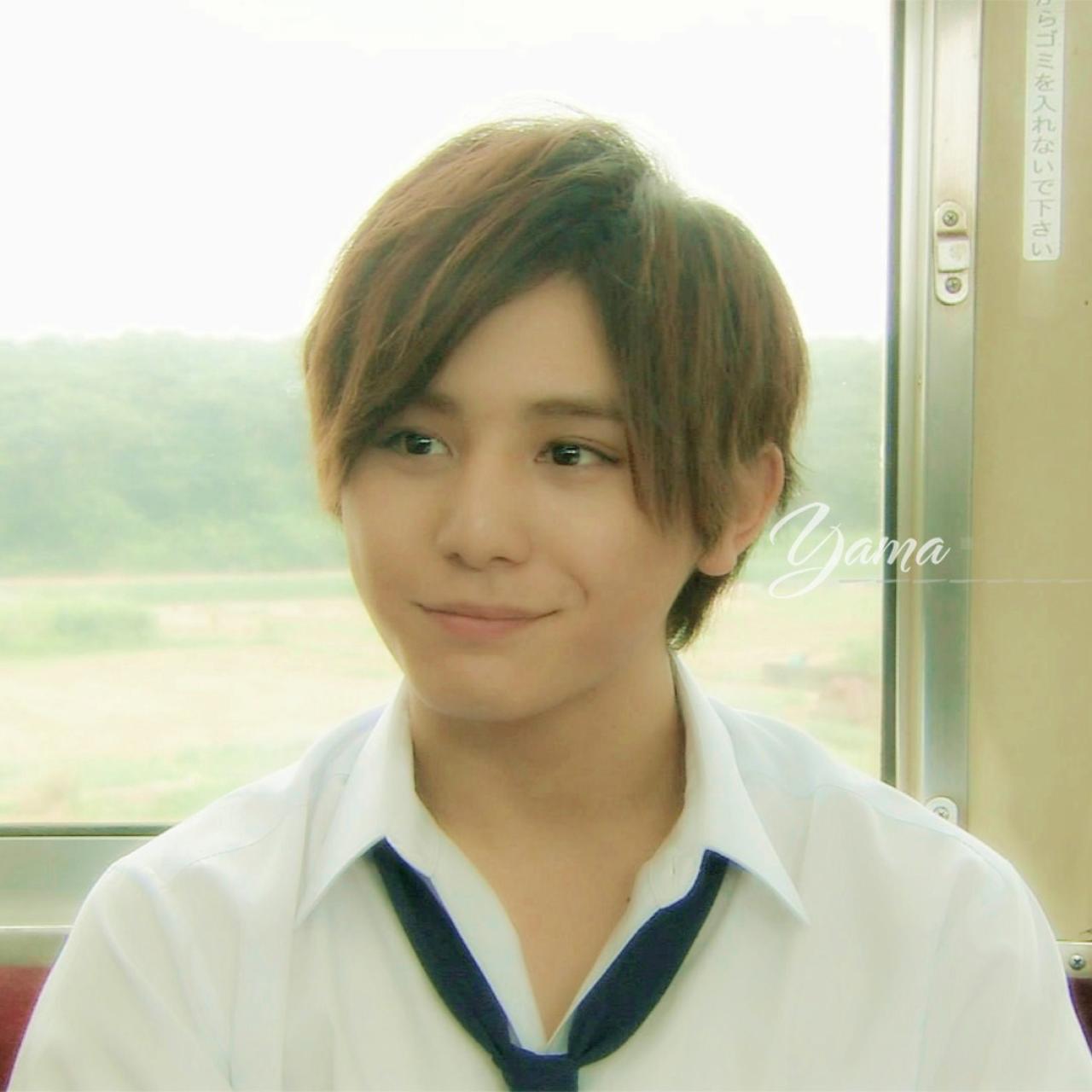 微笑的山田凉介头像