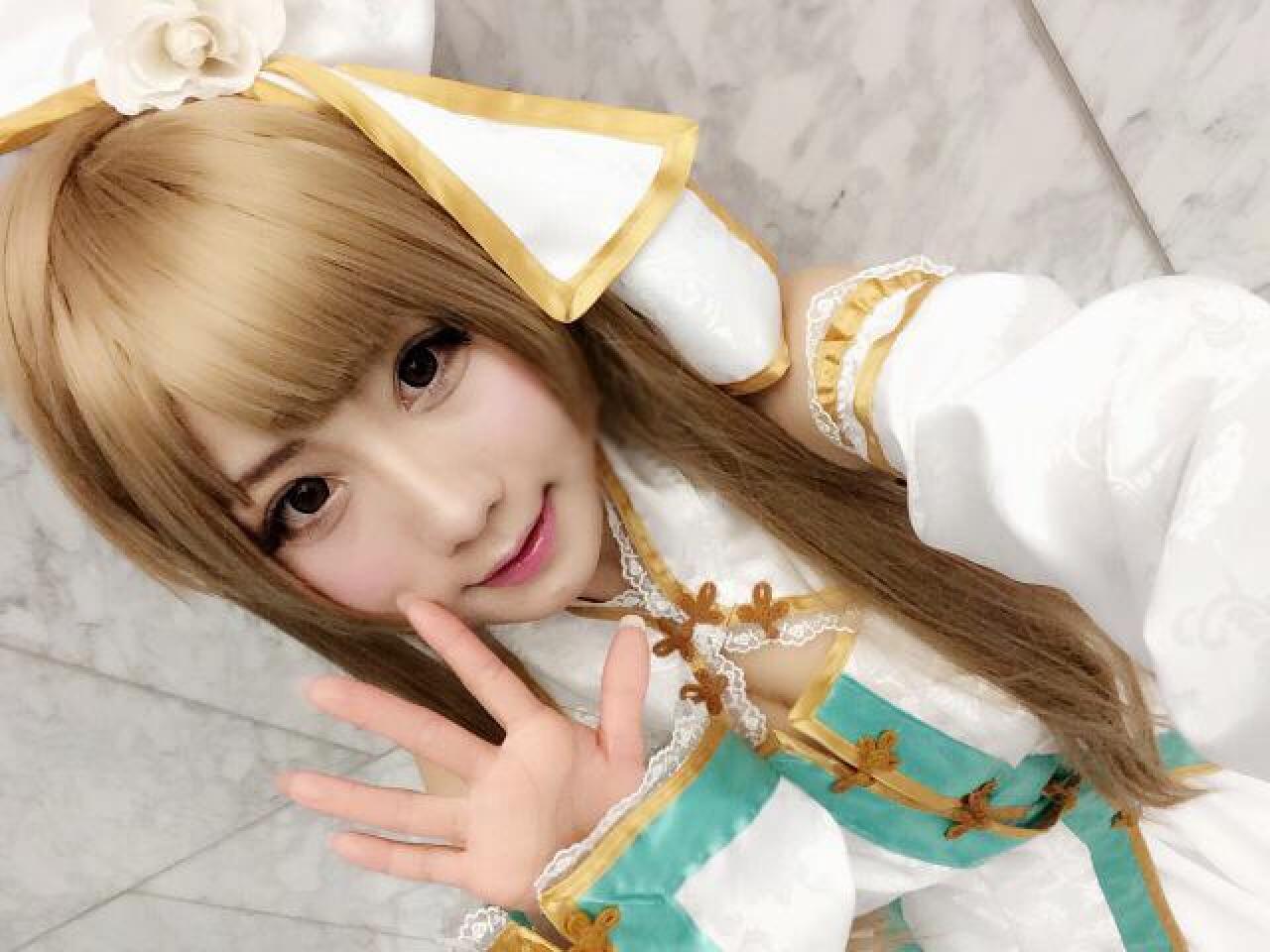 るう扮南小鸟打招呼自拍