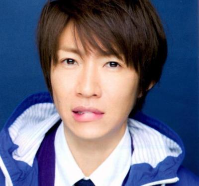 轻咬嘴唇的堂本刚头像