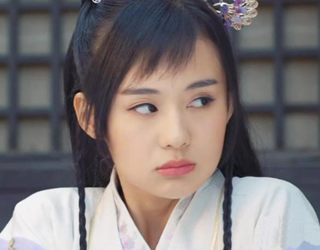 郑合惠子扮白洁左斜眼表情