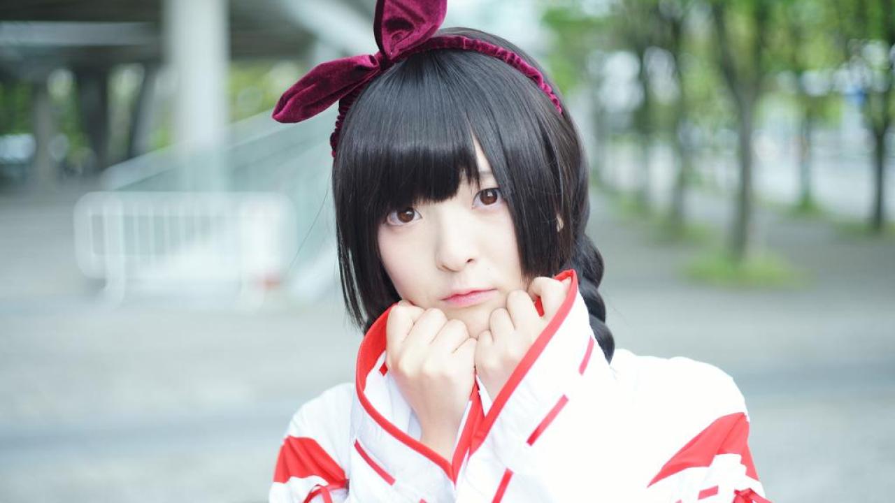 肉球あやと双手捧脸卖萌