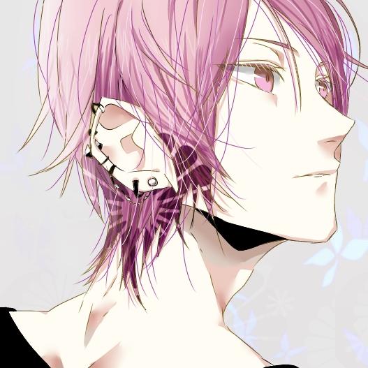紫色长发和眼睛的戴着耳钉的男孩头像