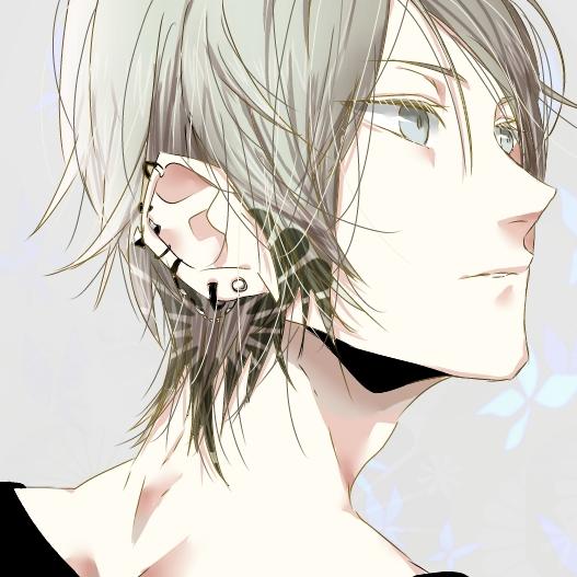 灰色长发和眼睛的戴着耳钉的男孩头像