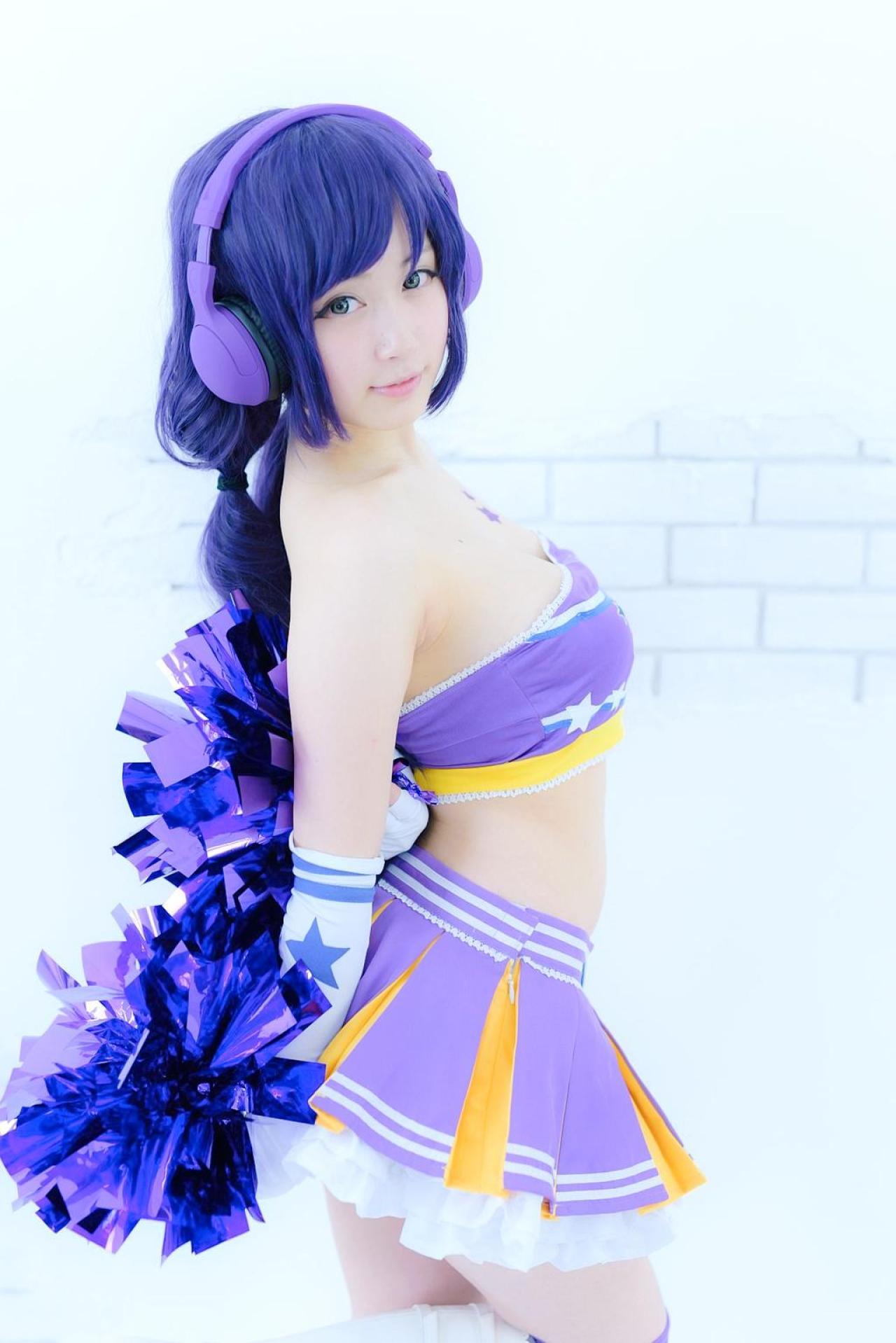 御伽ねこむ扮东条希侧身站姿