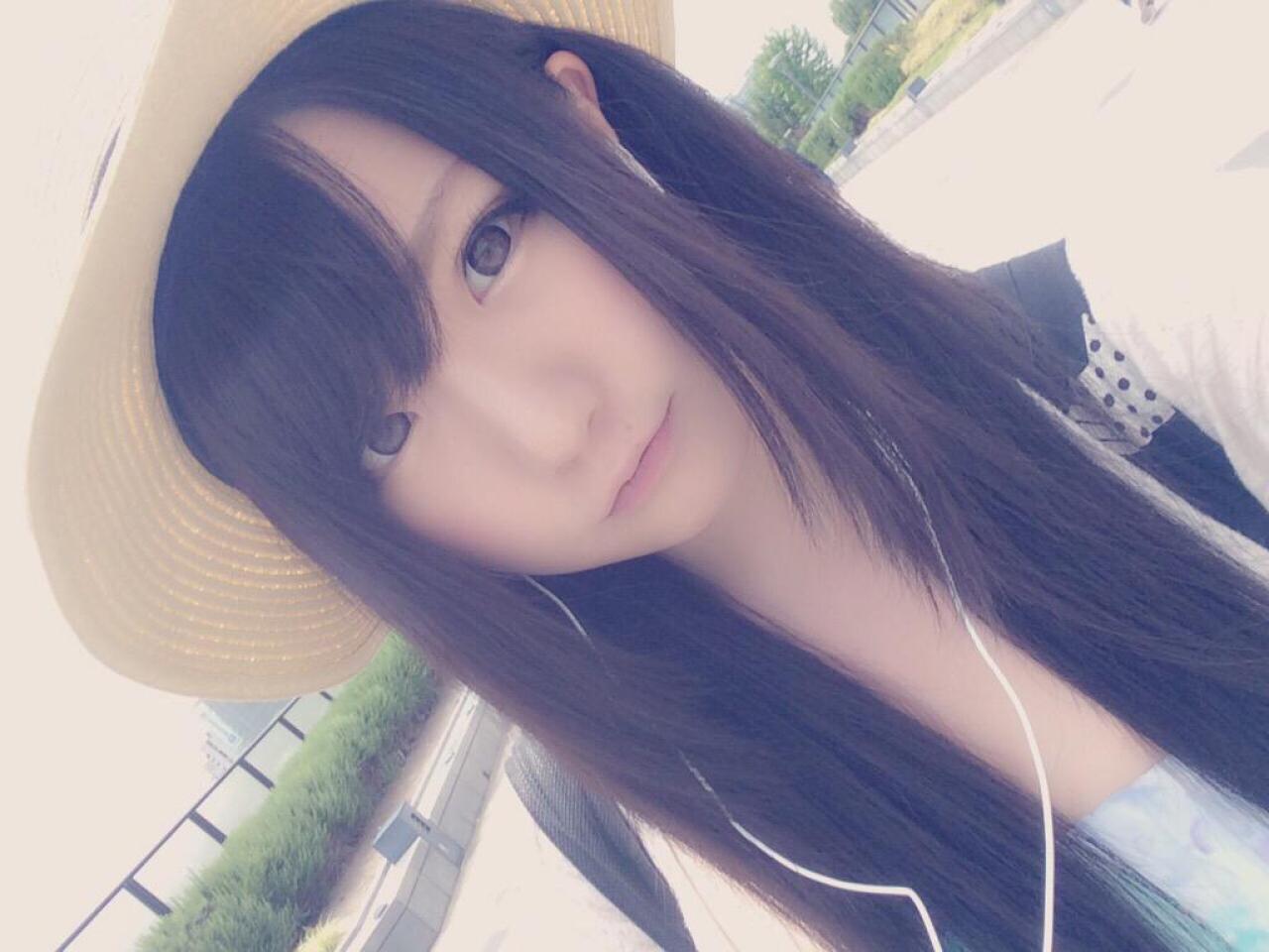 らぎ戴着耳机自拍