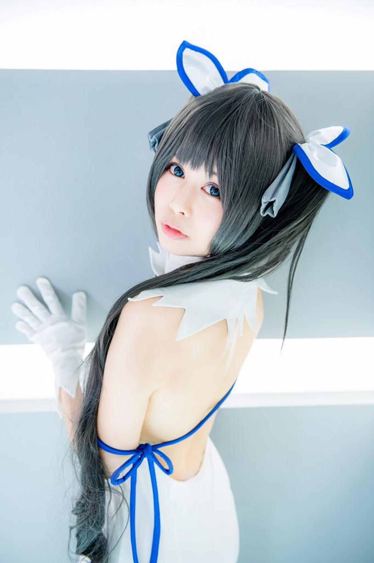 天羽みあ扮赫斯缇雅 背面站姿