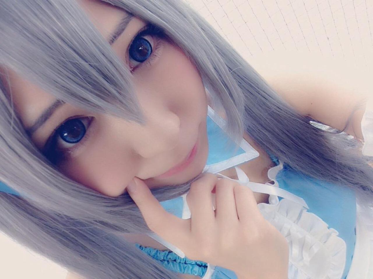 まゆふぁむ戳脸卖萌自拍