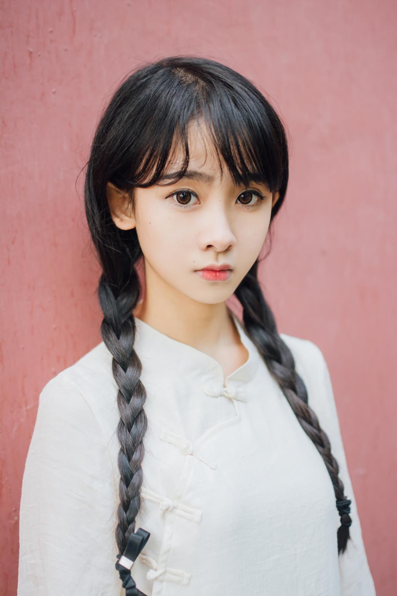 巫京蔓上半身照