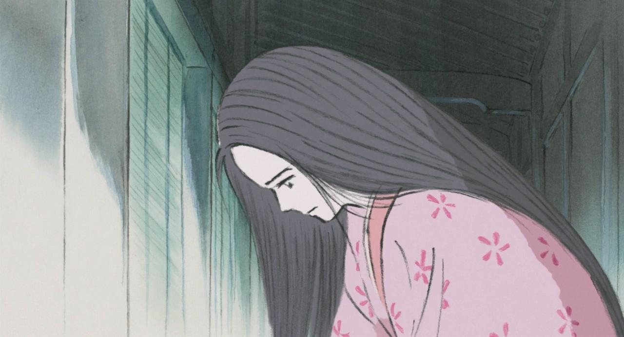 小女孩低头深思